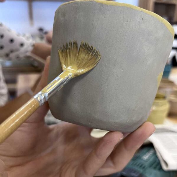 Bio-taller-ceramica-grupal-pintura